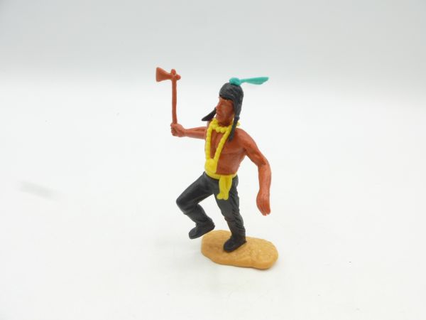 Timpo Toys Indianer 2. Version gehend mit Tomahawk seitlich