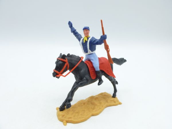 Timpo Toys Union Army soldier 2nd version on horseback with rifle, arm high