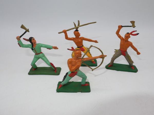 Starlux Group of Indians / Iroquois (4 figures)