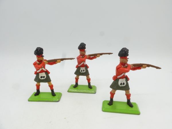 Britains Deetail Waterloo, 3 Englishmen / foot soldiers, firing
