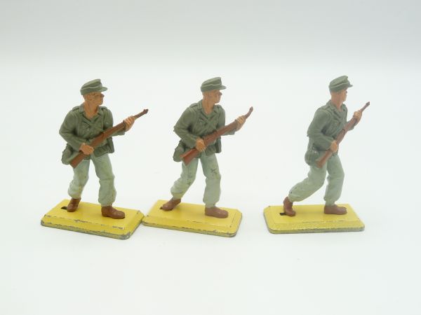 Britains Deetail 3 German soldiers Africa Corps going ahead with rifle