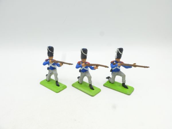 Britains Deetail 3 Waterloo soldiers, Frenchmen kneeling and firing