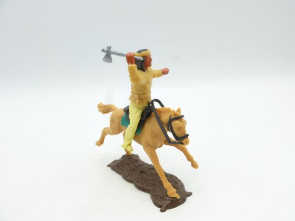 Timpo Toys Apache on horseback, beige with tomahawk - great base plate