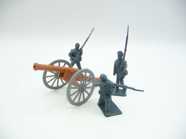 Civil war cannon with crew
