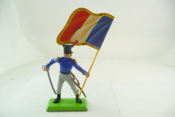 Britains Deetail Waterloo; Franzose stehend mit Säbel + Fahne