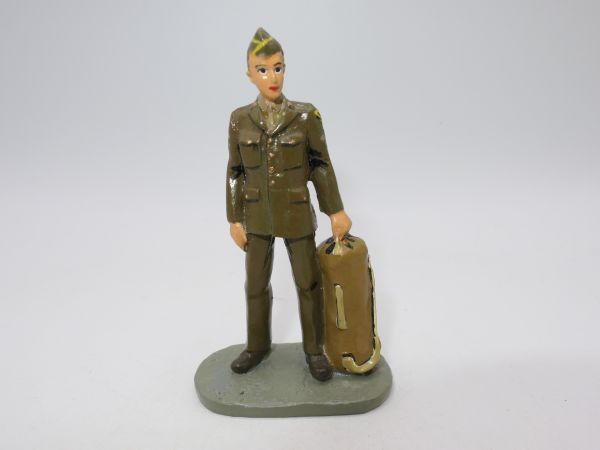 WW soldier with duffel bag, presumably made of resin - great painting