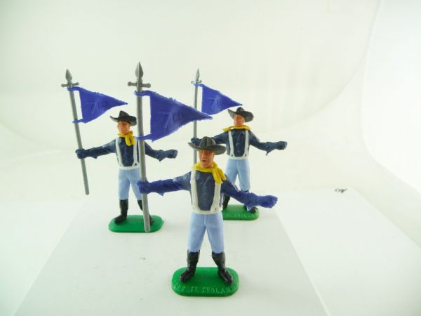 Timpo Toys 3 Union Army soldiers 2nd version with blue 7th cavalry flags