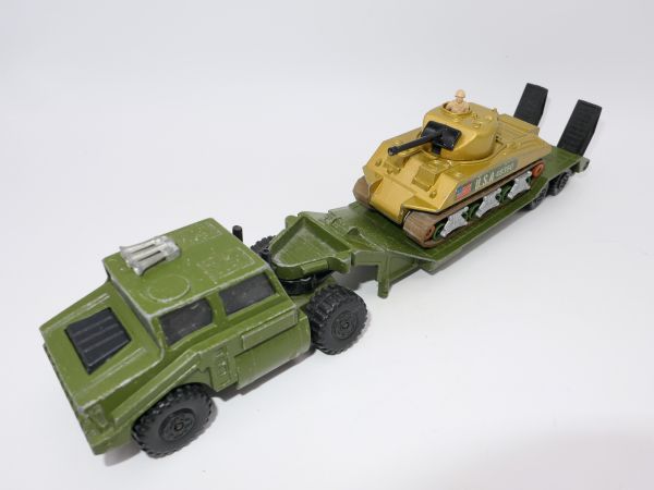 Matchbox Battle Kings, Tank Transporter mit Sherman K101 - bespielt