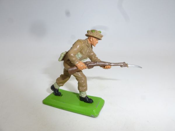 Britains Deetail English soldier with rifle