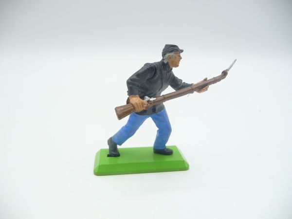 Britains Deetail Union Army Soldier with rifle in front (movable arm) - brand new