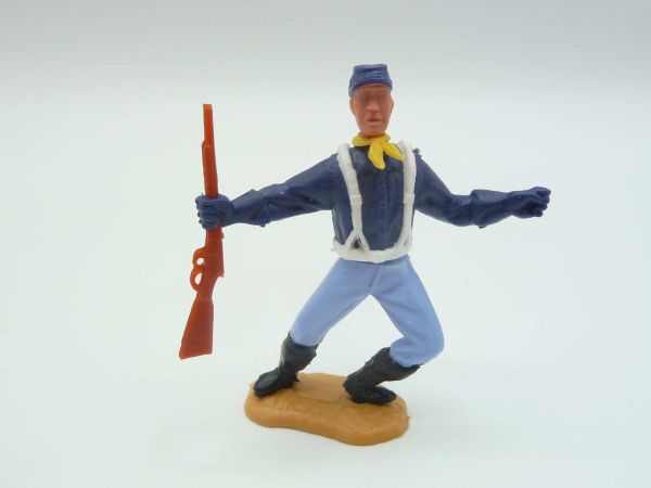 Timpo Toys Union Army soldier 2nd version standing, rifle sideways held up high