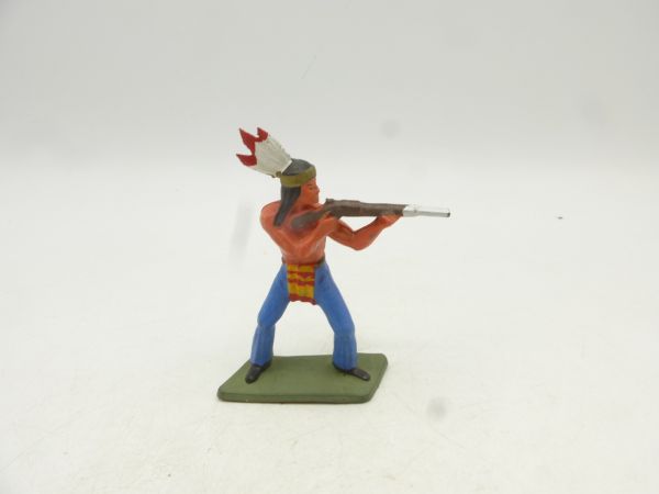 Starlux Indian standing, shooting rifle