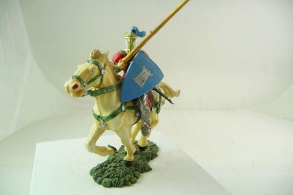 Umbau 7 cm Ritter mit Lanze vor dem Körper - tolle Haltung, tolles Pferd