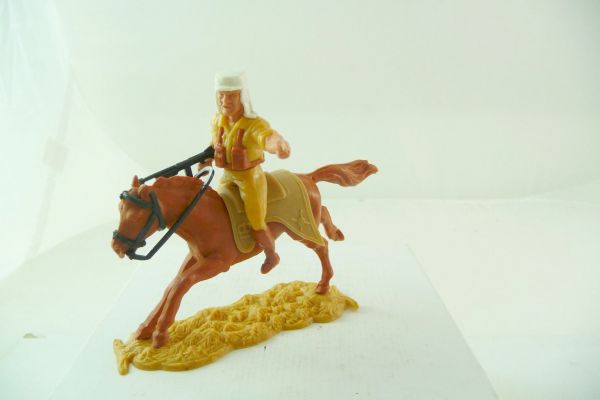 Timpo Toys Foreign legionnaire riding with MG, pointing at side