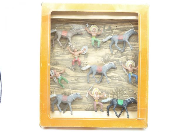 Oliver Box with 10 Indian figures (5 riders) - made in Spain