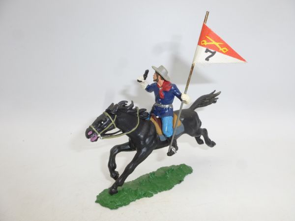 US cavalryman on horseback with pistol + pennant - great modification
