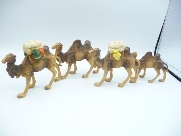 Camel caravan with 4 figures made of hard plastic