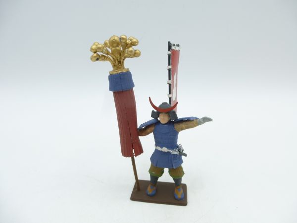 Samurai with staff + flag (plastic, 5 cm series)