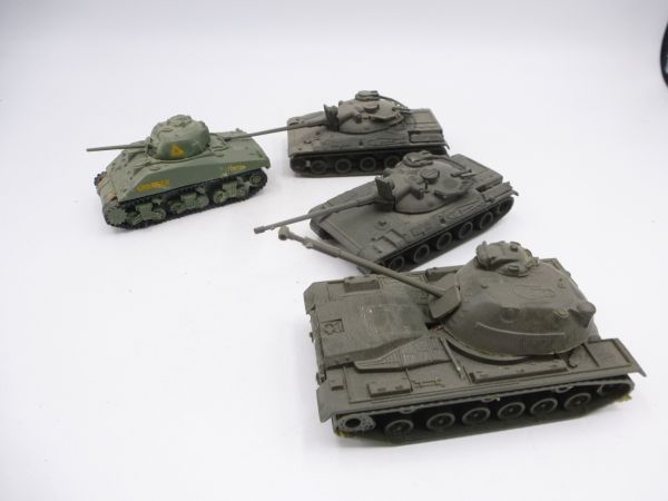 4 Panzer (ähnlich Roco / Roskopf) - zum Basteln / Ergänzen