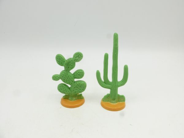 Great set of cacti, matching Starlux (height approx. 5,5 + 7 cm)
