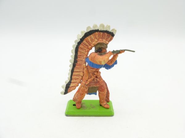 Britains Deetail Indian firing, with long feather headdress