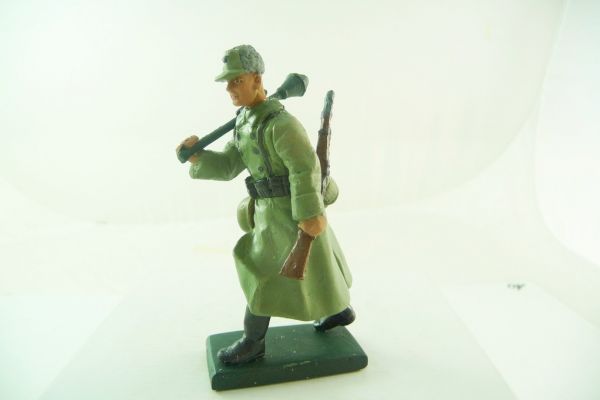 Mini Forma German soldier marching, with cap + bazooka