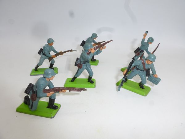 Britains Deetail Set of German soldiers (6 figures) 2nd version