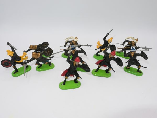 Britains Deetail Large group of Saracens on foot (10 figures)