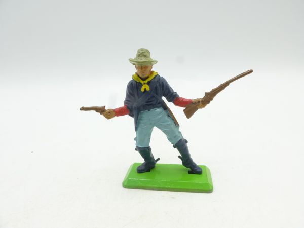 Britains Deetail 7th cavalry soldier with rifle + pistol