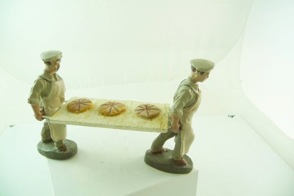 Elastolin composition Camp life: 2 journeymen baker carrying baking tray, size 10 cm