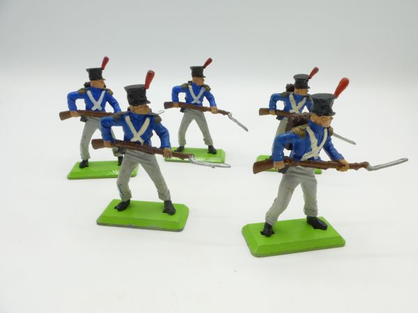 Britains Deetail Set of Napoleonic soldiers, Frenchmen going forward with bayonets