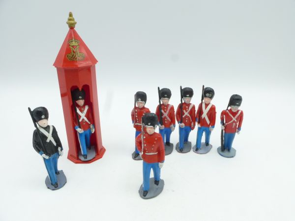 Reisler Great group of guardsmen incl. guard house (9 pieces)