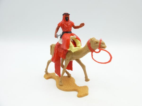 Timpo Toys Camel rider (red, yellow inner trousers) with scimitar