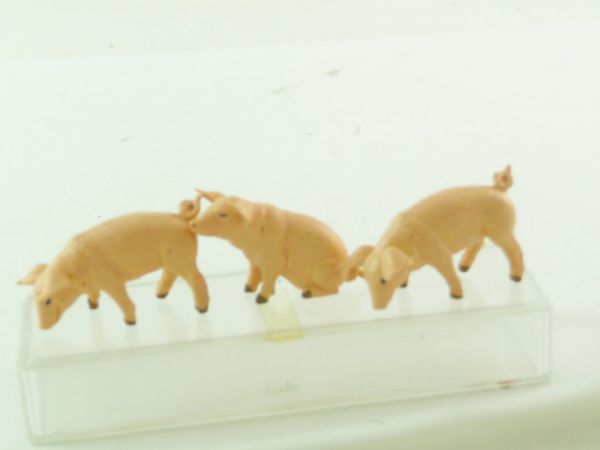 Elastolin 3 piglets in different positions - great condition