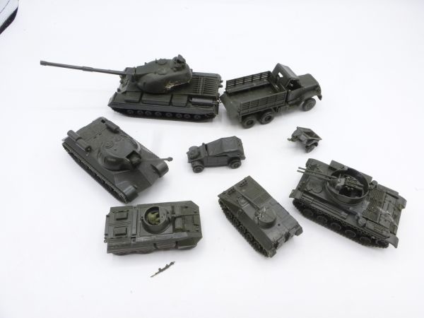 Roco Minitanks Mixed lot of tanks + vehicles - incomplete or defective
