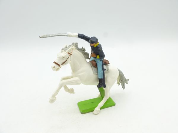 Britains Deetail Union Army Soldier on horseback, attacking with sabre
