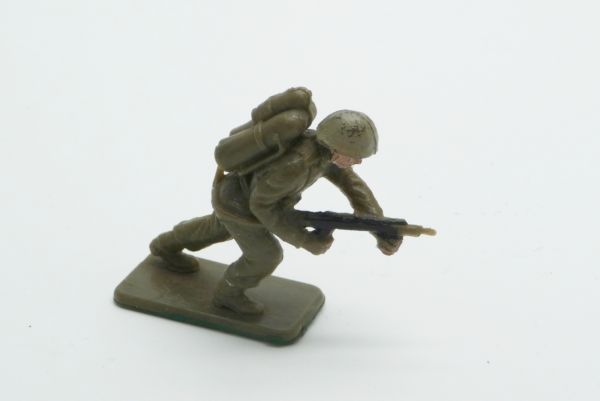 Crescent American soldier, storming with rifle