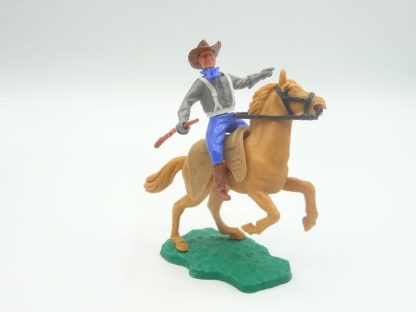 Timpo Toys Confederate Army soldier 1st version riding, rifle at side, arm pointing