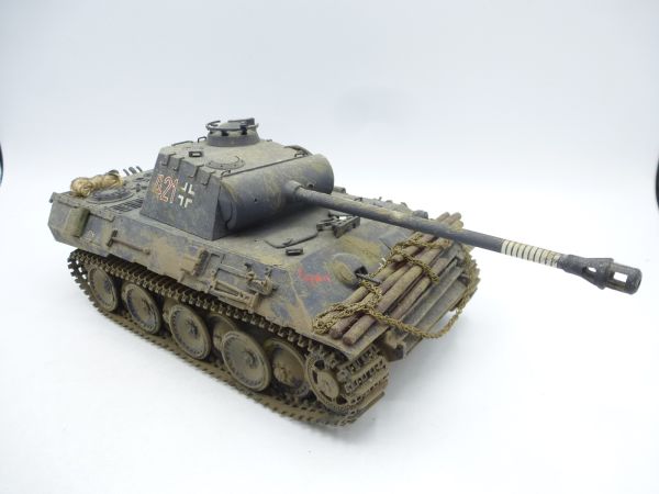 TAMIYA 1:35 German tank - built + painted, fantastic construction