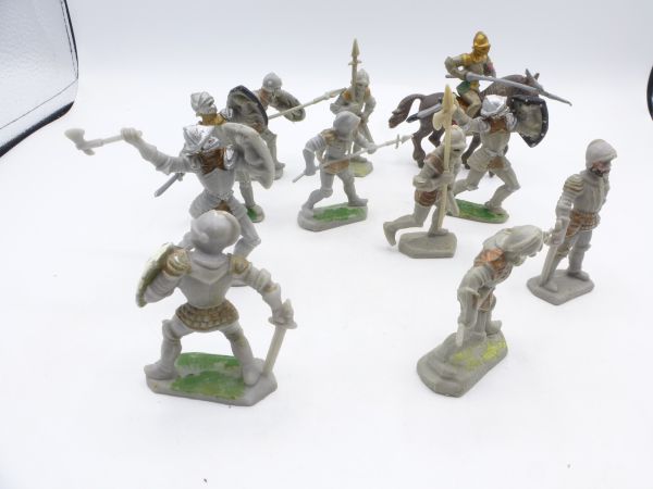 Group of knights (10 foot figures / 1 rider)