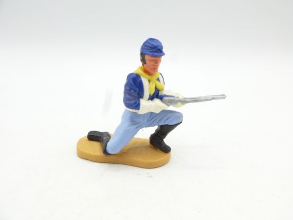Timpo Toys Northerner 4th version, soldier kneeling with rifle
