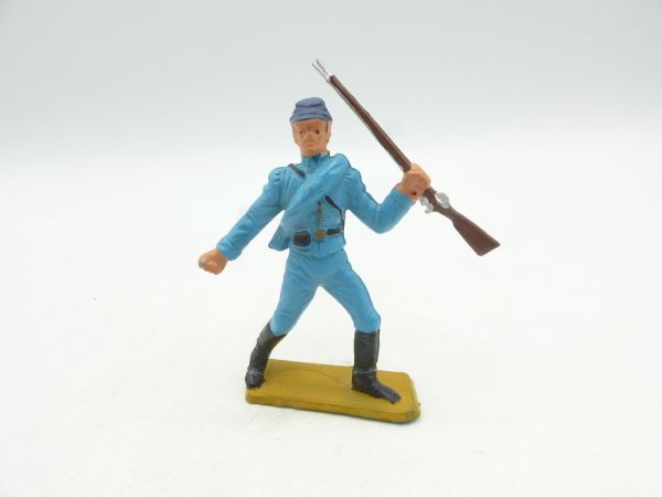 Starlux Northern States, soldier advancing with rifle
