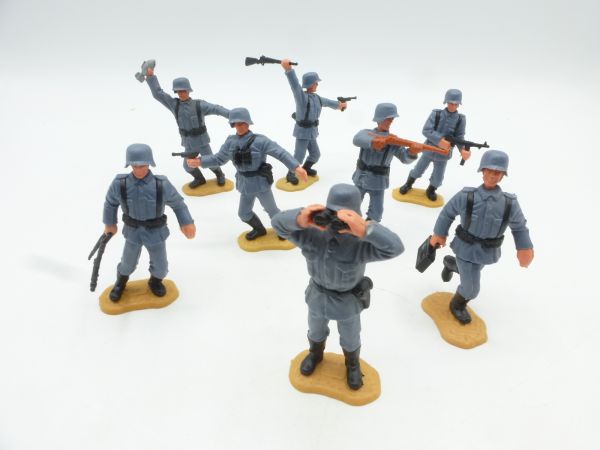 Timpo Toys Set of Germans (8 figures), removable steel helmet