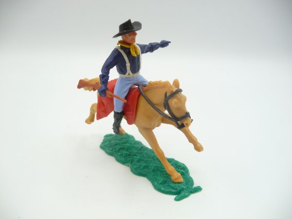 Timpo Toys Union Army Soldier riding with rifle, pointing sideways