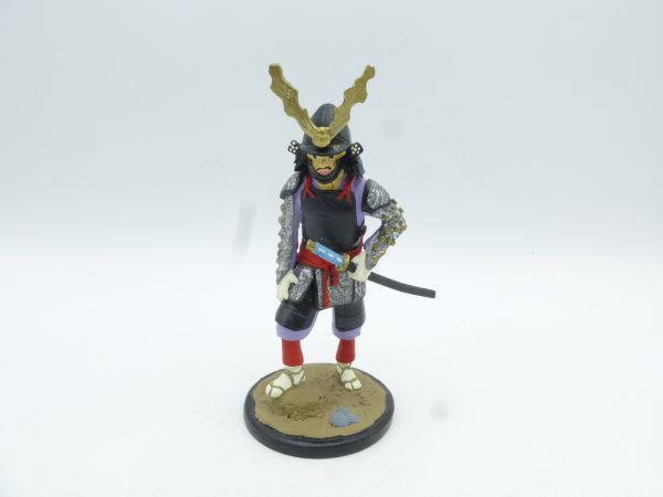 Samurai with sword (height 10,5 cm)