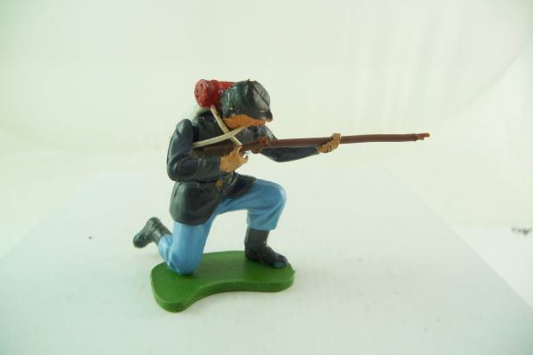 Britains Swoppets Union Army soldier kneeling firing