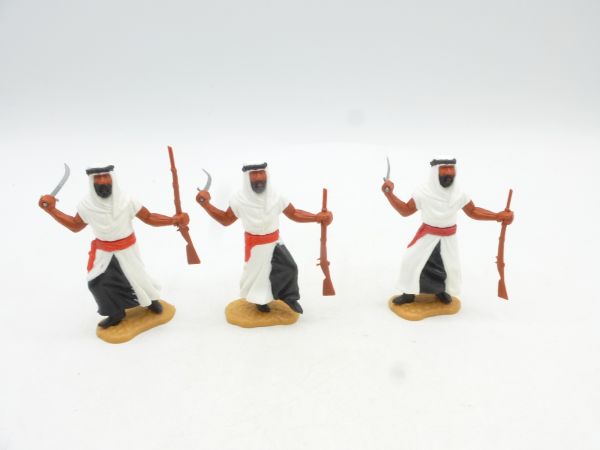 Timpo Toys 3 Arabs with rifle + sabre, 3 different leg postures
