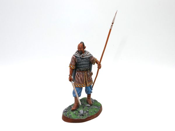 Hun with sword + lance, height 9 cm - great detail work