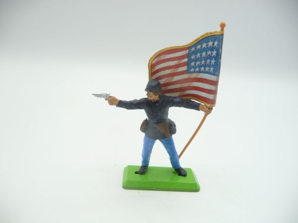 Britains Deetail Union Army soldier with flag + pistol
