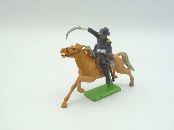Britains Deetail Union Army soldier riding, officer storming with sabre - on rare horse